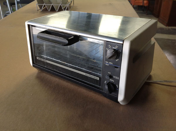 Black and Decker Toaster Oven 1
